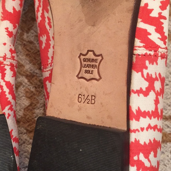 Talbots flats 6 1/2 with bow - Picture 5 of 7